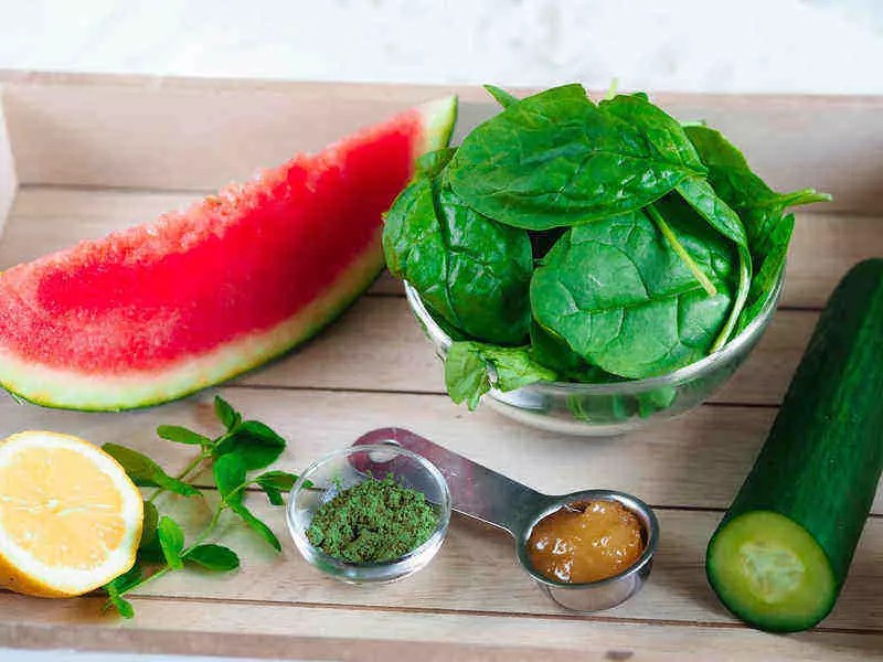 zelene_smoothie_s_melounem_recept