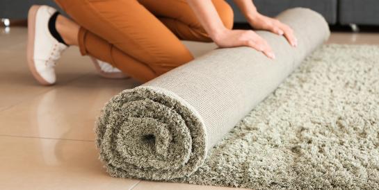 Můžu dát koberec na podlahové topení?