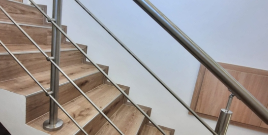 Jak na schody z PVC svépomocí