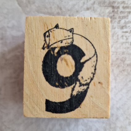 RAZÍTKO gumové na dřevě (číslice 9)