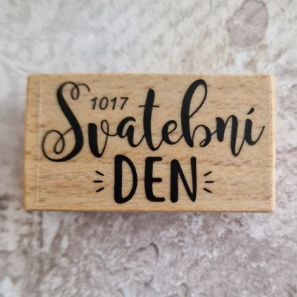 RAZÍTKO gumové na dřevě (text: SVATEBNÍ DEN)