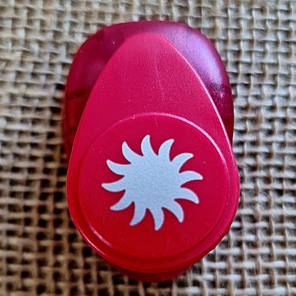 Menší RAZNICE děrovačka SLUNCE (1,5 cm)