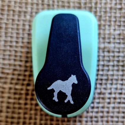 Menší RAZNICE děrovačka KONÍČEK (1,3 cm)