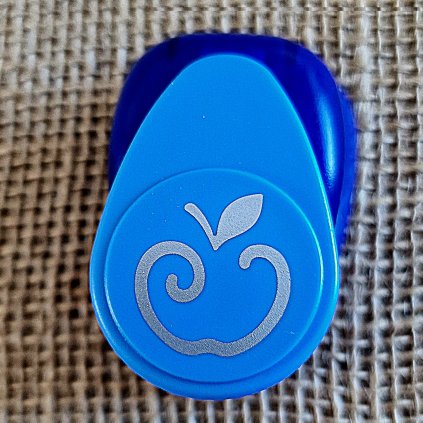 Střední RAZNICE prostorová JABLÍČKO (2,5 cm)