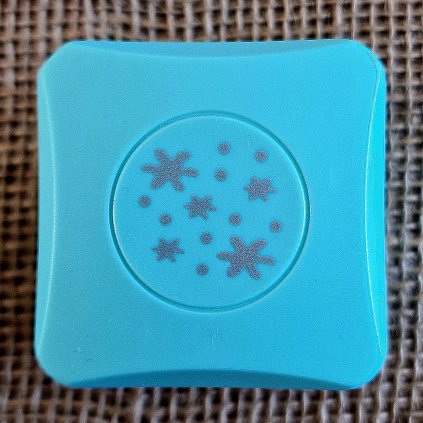 Střední MAGNETICKÁ RAZNICE prostorová HVĚZDIČKY (2,5 cm)