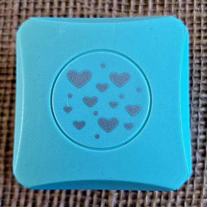 Střední MAGNETICKÁ RAZNICE prostorová SRDÍČKA (2,5 cm)