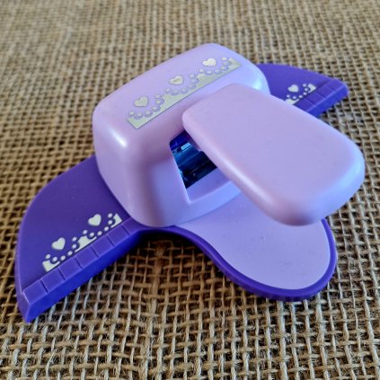 Velká RAZNICE na okraje (SRDÍČKA)