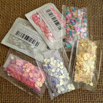 Sada 6 balení TŘPYTIVÝCH FLITRŮ 7 mm - MUŠLIČKY (mix barev)