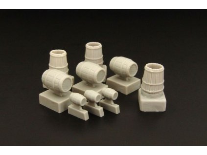 1/72 Wooden barrels and buckets resin set for diorama