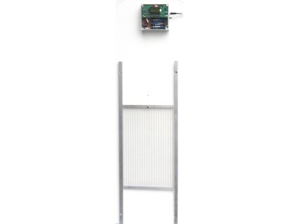 Elektronický vrátný pro slepice s padacími dvířky, s adaptérem 230/12V a záložním bateriovým zdrojem 3 x AA