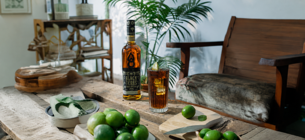 Láhev Black Tears rum Dry Spiced