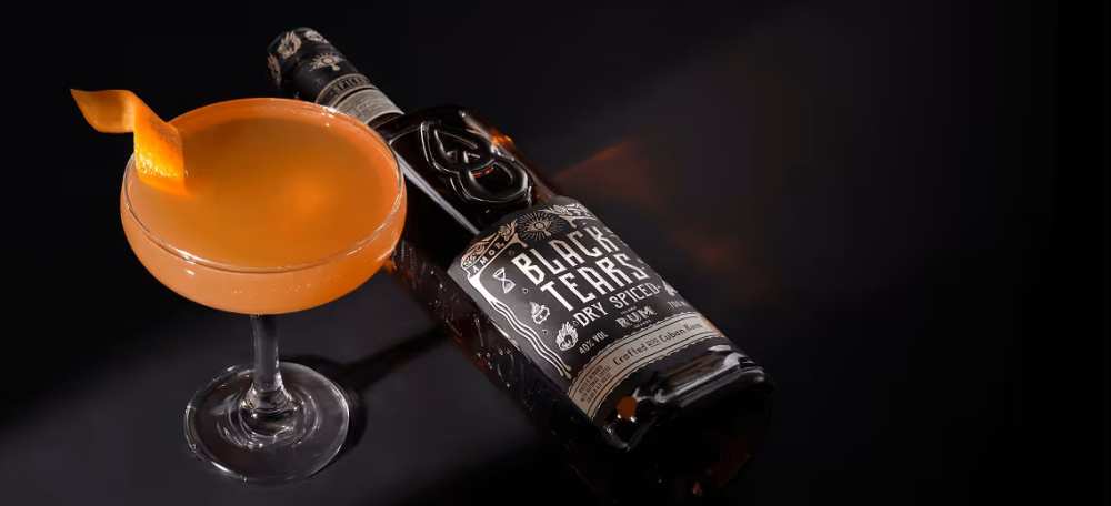 Lahev Black Tears rum Dry Spiced