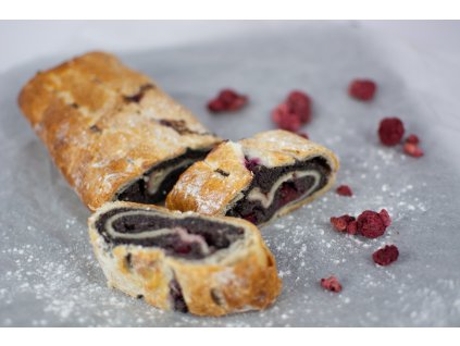 Domácí mákovo – víšňový štrůdl EXCLUSIVE