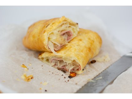 Zelný štrúdl se slaninkou