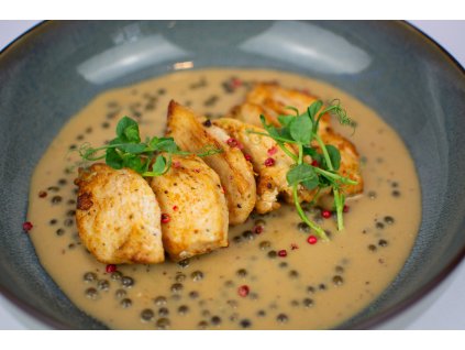 Kuřecí prsní ministeaky ve smetanové omáčce se zeleným pepřem