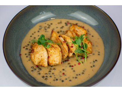 Kuřecí stehenní ministeaky v omáčce se zeleným pepřem