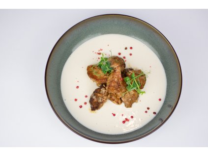 Vepřové ministeaky v sýrové omáčce z vepřové panenky 