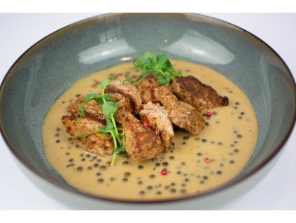 Vepřové ministeaky ve smetanové omáčce se zeleným pepřem z vepřové panenky 