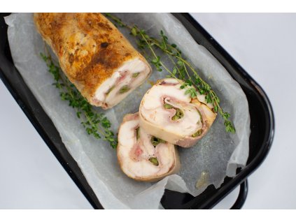 Kuřecí roládka plněná slaninou a chřestem