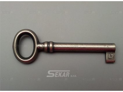 33718.0420N.19 staro stříbrná klíč