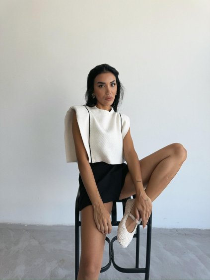 Biely top bez rukávov