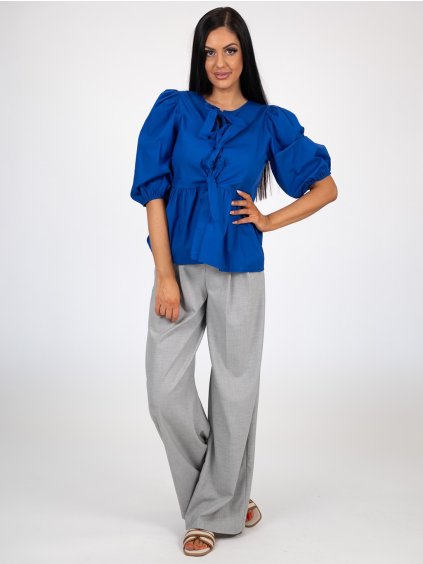 Modrá blúzka s viazaním