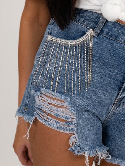 Roztrhané kraťasy so štrásmi