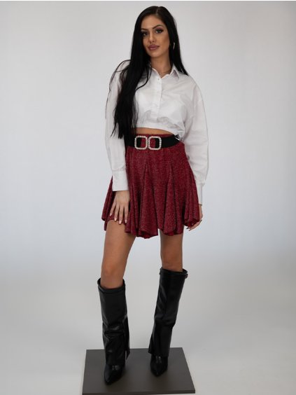 Trblietavá červená sukňa