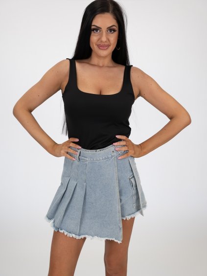 Čierny basic top na ramienka