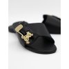 Elegantné čierne šľapky so zlatou ozdobou