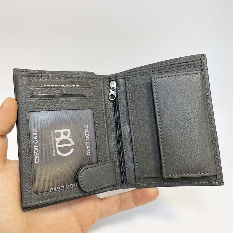 Šedá kožená peněženka BEORIGINAL s fotkou, textem nebo monogramem