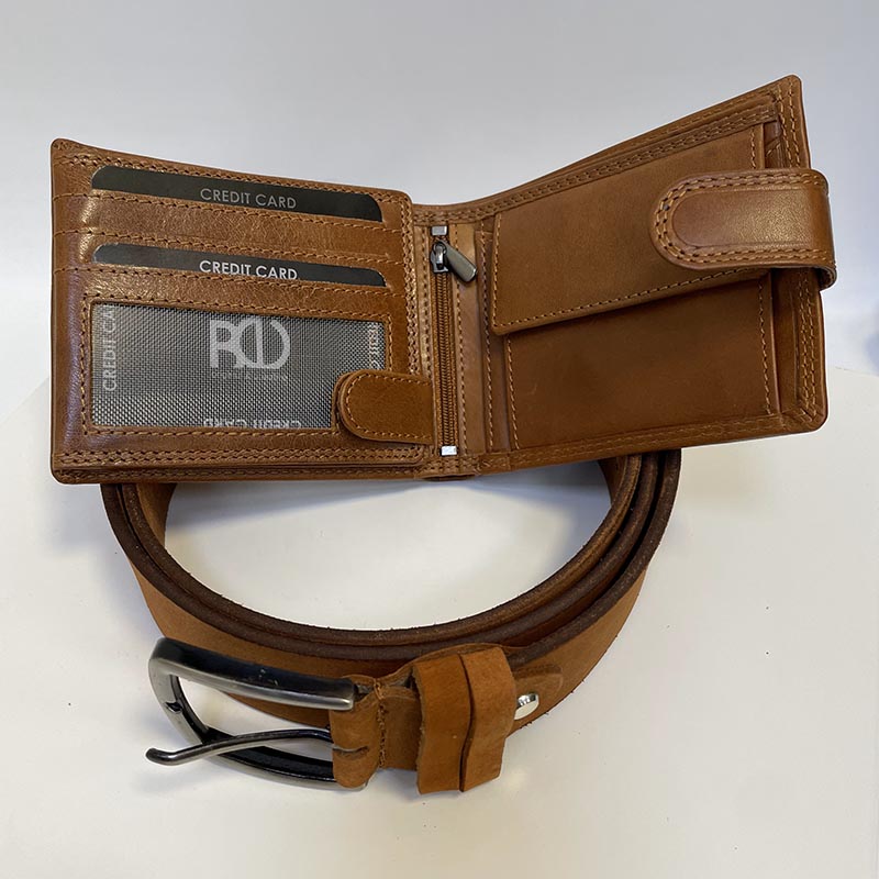 Pánský hnědý kožený set EXCLUSIVE RFID – peněženka a pásek s monogramem