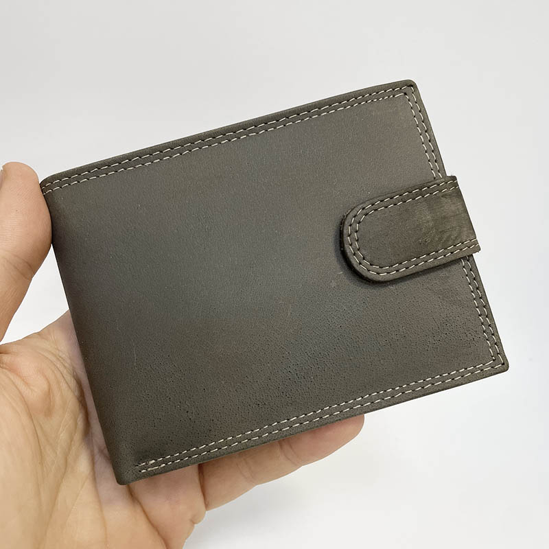Šedá pánská peněženka Tiger Leather na šířku se zapínáním s monogramem