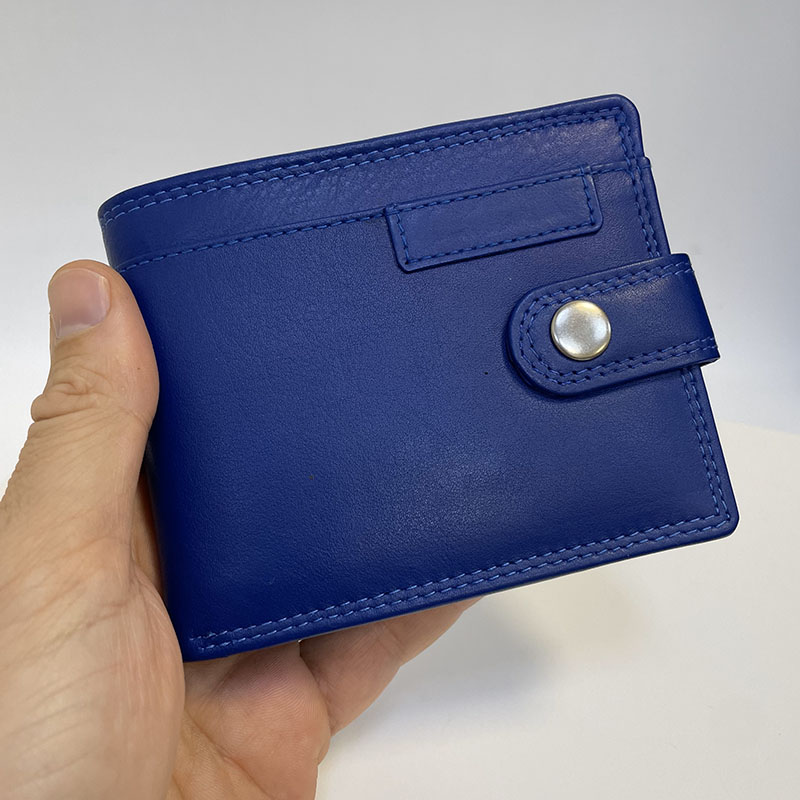 Modrá pánská kožená peněženka BEORIGINAL s monogramem a RFID ochranou
