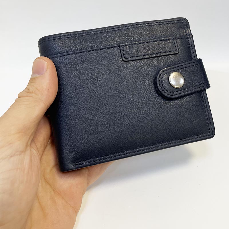 Tmavě navy modrá pánská kožená peněženka BEORIGINAL s monogramem a RFID ochranou