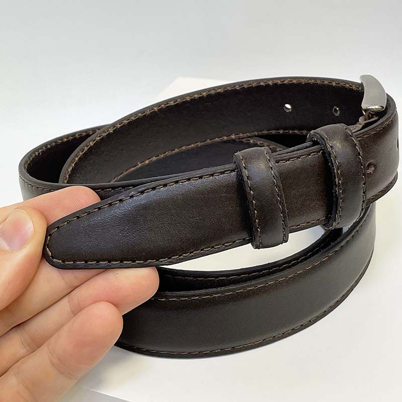 Kožený prošívaný dámský pásek s monogramem