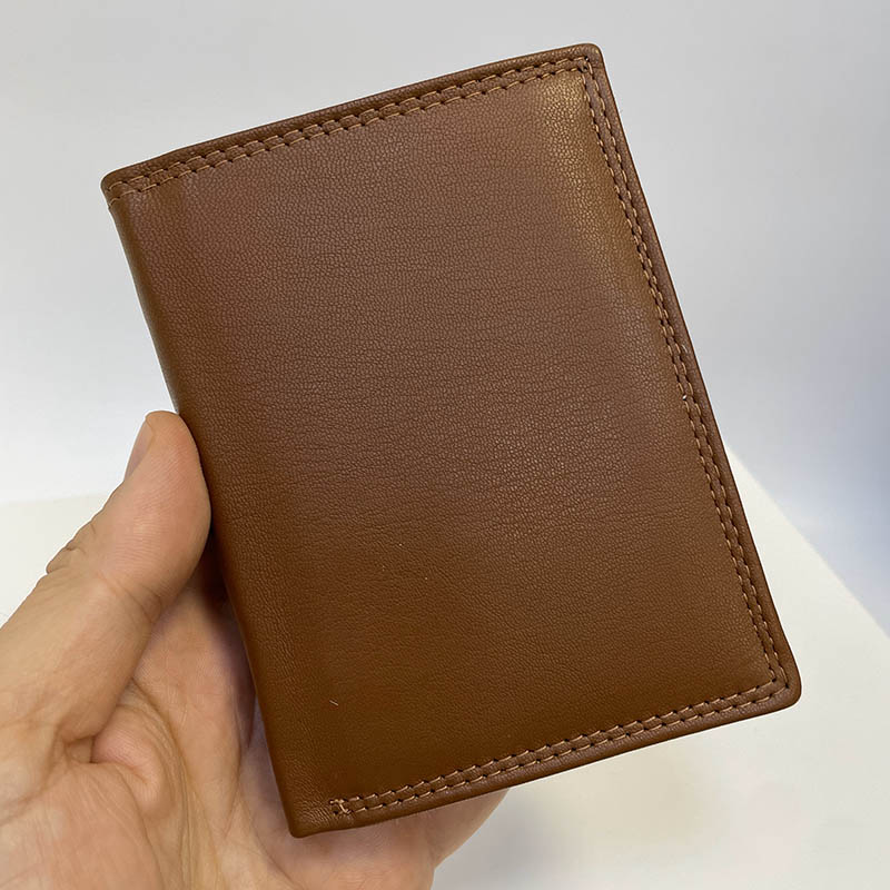 Pánská kožená peněženka BEORIGINAL Leather SOFT hnědá na výšku bez zapínání | RFID ochrana a monogram