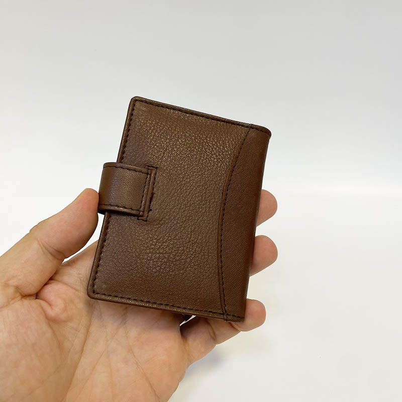 Kožená čokoládově hnědá dokladovka s monogramem zdarma | BEORIGINAL