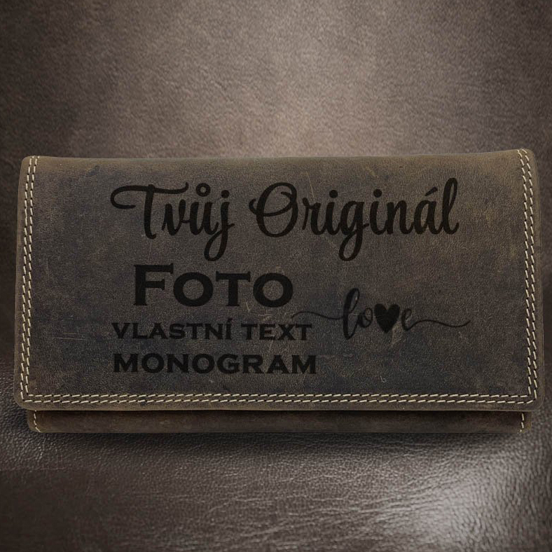 Dámská hnědá kožená peněženka TILLBERG s textem, monogramem nebo fotkou