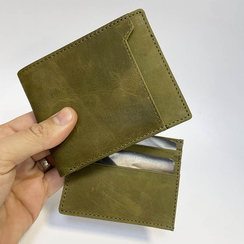 Zelená kožená peněženka 2v1 ROYAL Leather s monogramem
