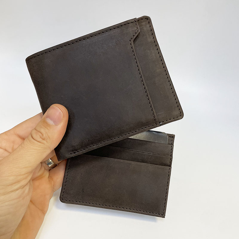 Tmavě hnědá pánská SLIM kožená peněženka 2v1 s monogramem, textem nebo fotkou