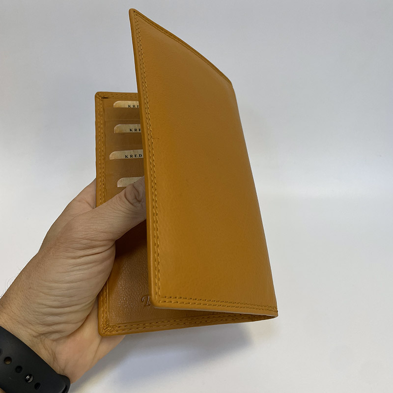 Pískové kožené pouzdro s monogramem, textem nebo fotkou | TILLBERG Leather