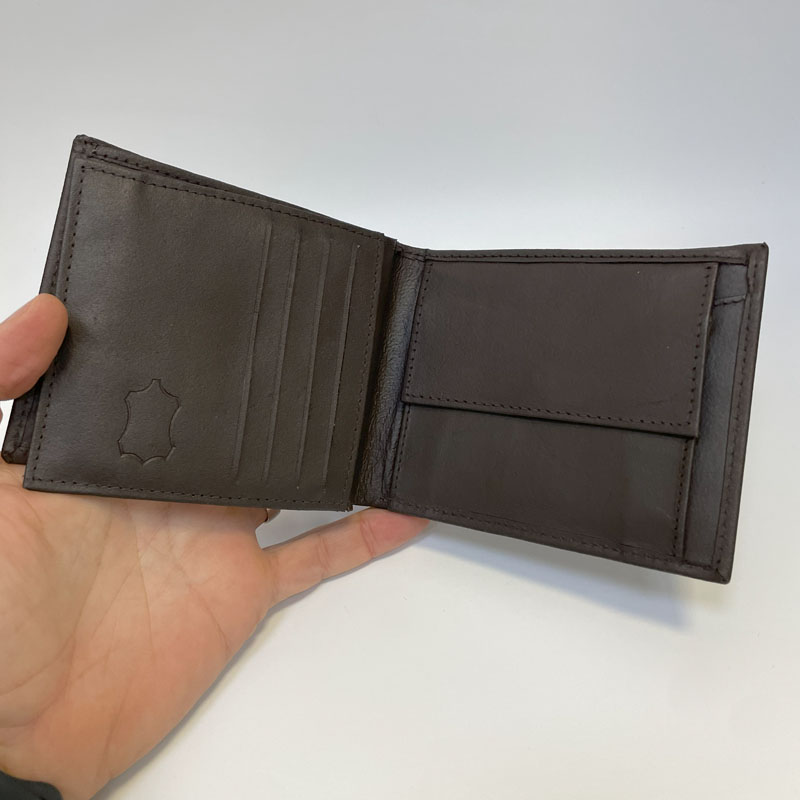 Hnědá kožená slim peněženka s monogramem zdarma | BEORIGINAL