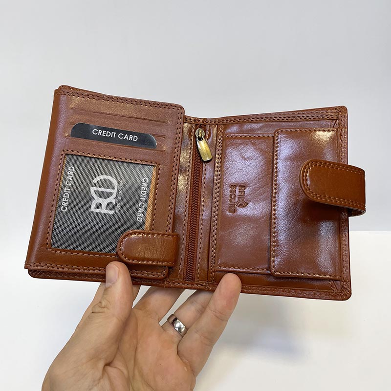 Pánská kožená peněženka RICARDO písková se zapínáním a monogramem | Pravá kůže, ruční šití