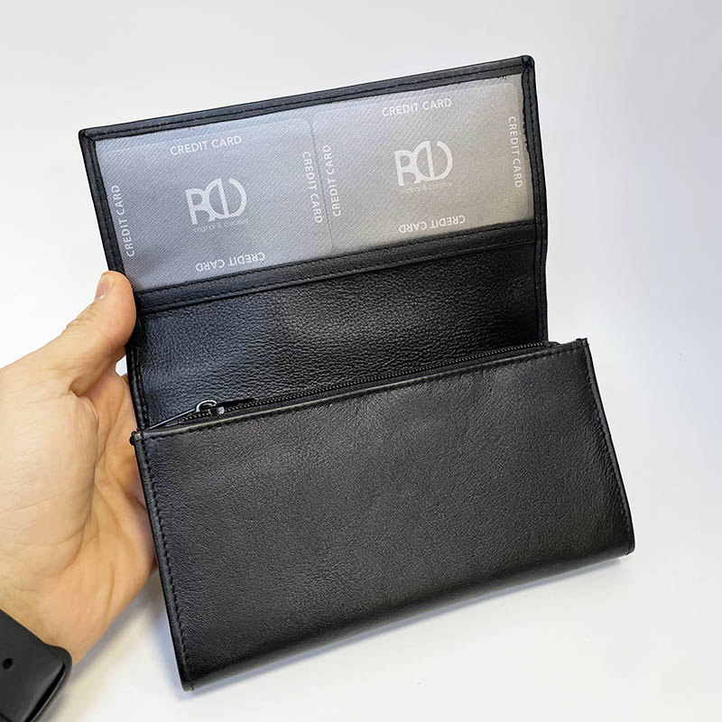 Černá kožená kasírka BELLUGIO Leather s monogramem – luxusní a odolná