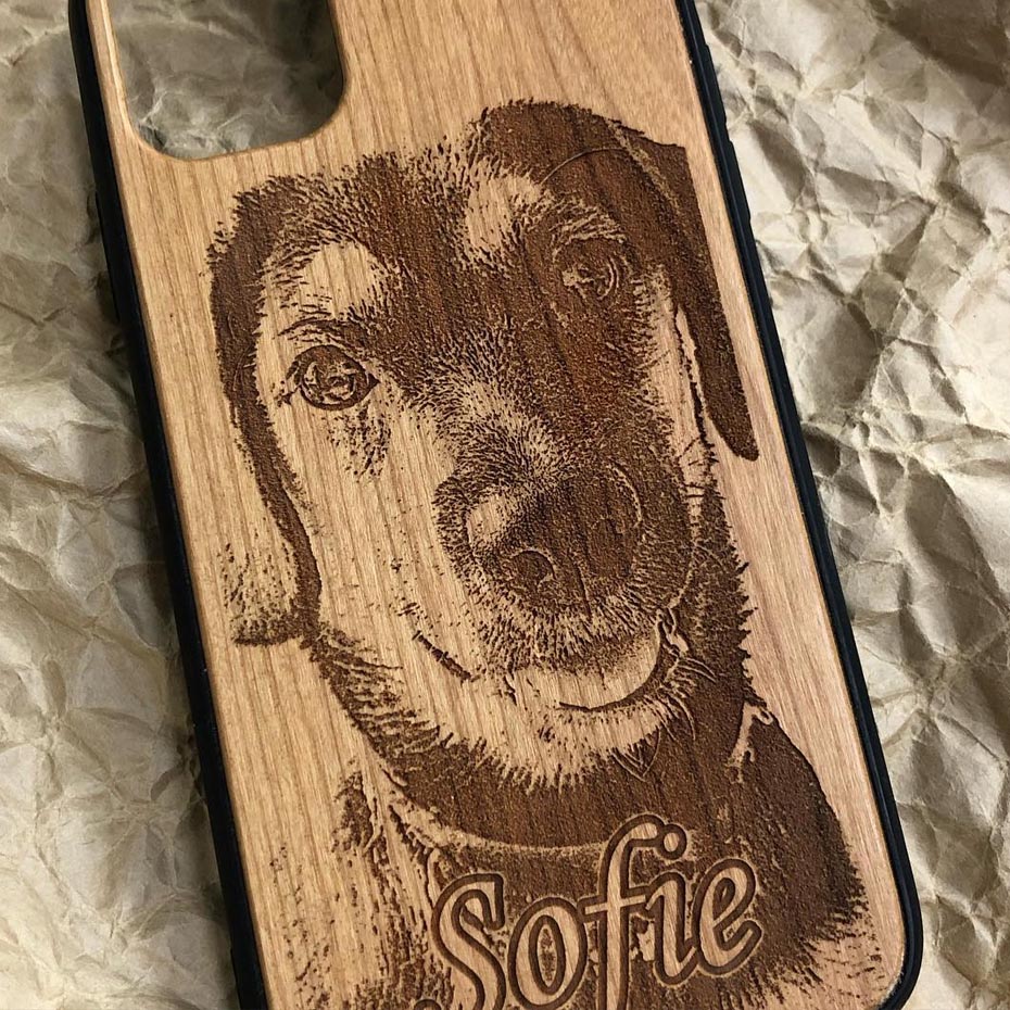 Prémiové dřevěné pouzdro na iPhone s možností personalizace