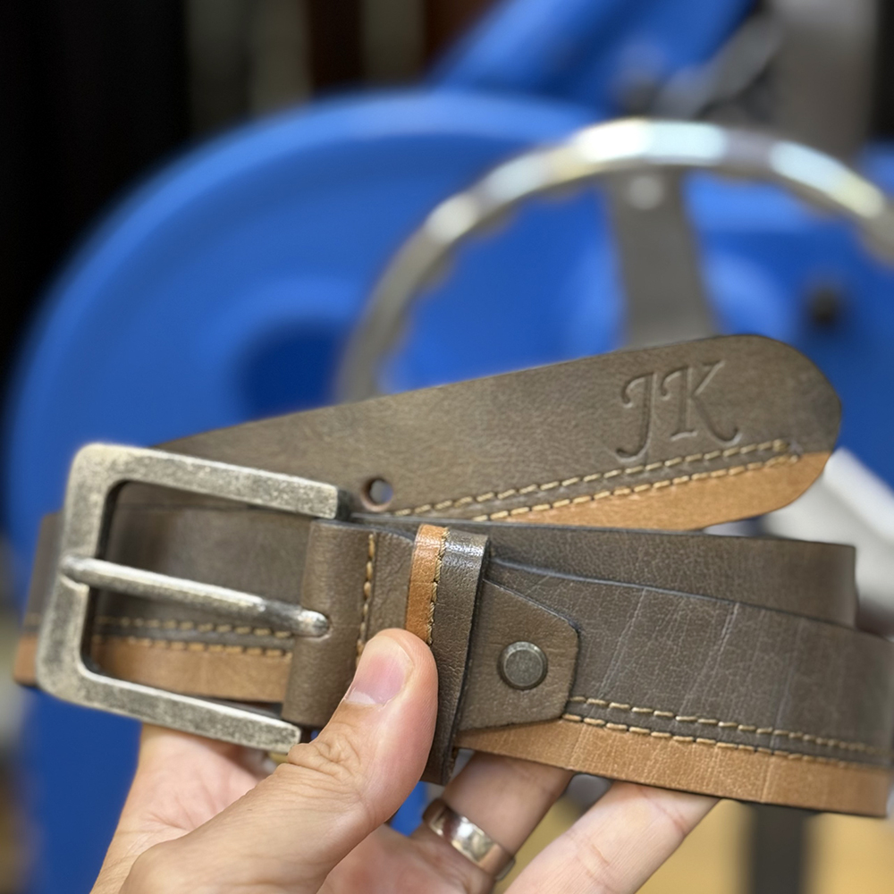 pasek-z-kuze-razba-monogramu
