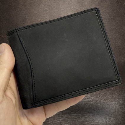 Pánská černá kožená peněženka GURU Leather s monogramem (ražba)