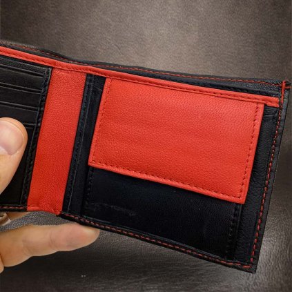 Černá červená SLIM kožená peněženka BEORIGINAL Leather s monogramem (ražba)