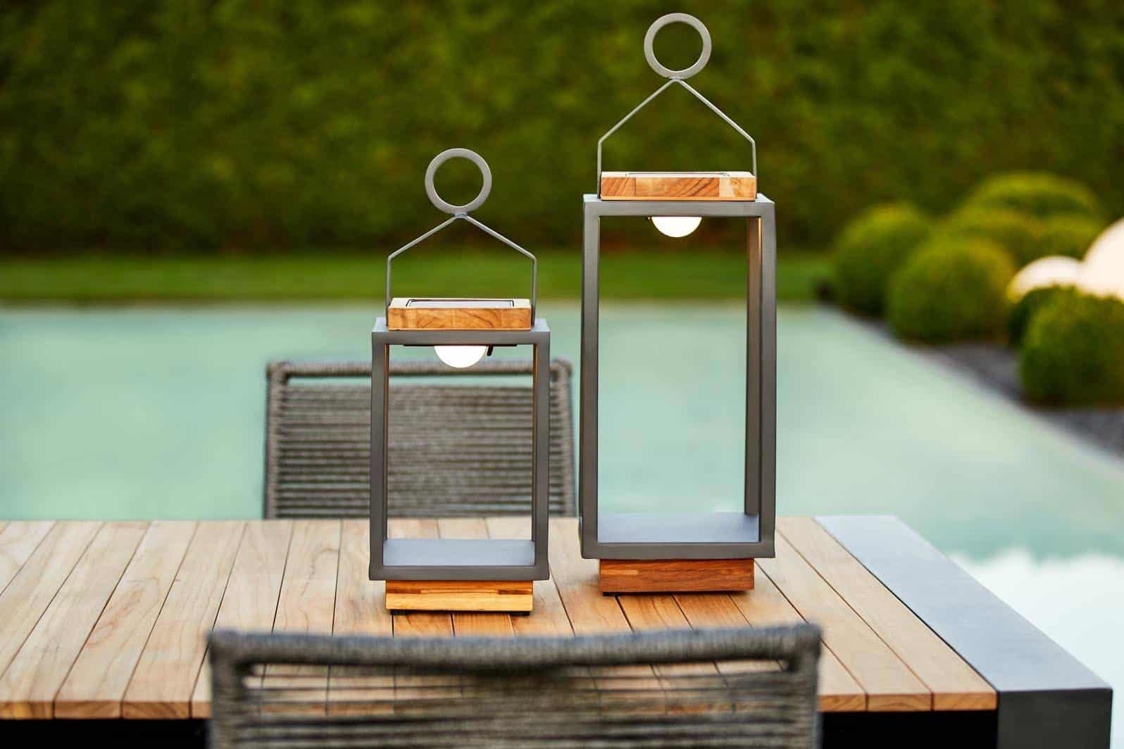 lampa-solarna-mrs-solar-coco-teak-biaa-m